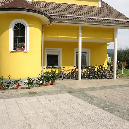 Sport Manca Garni Hotel Radovljica Bagian luar foto