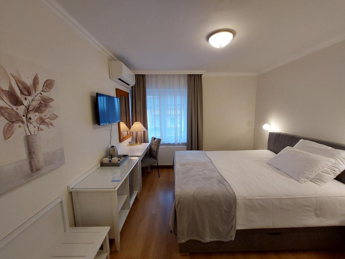 Sport Manca Garni Hotel Radovljica Bagian luar foto