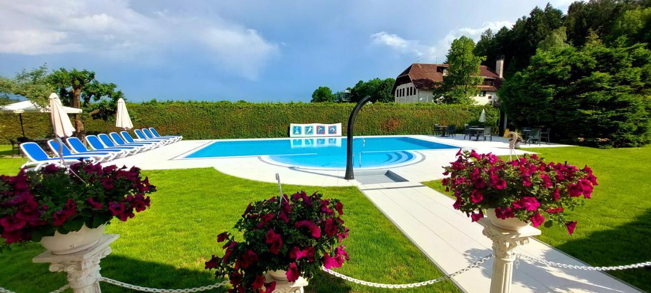 Sport Manca Garni Hotel Radovljica Bagian luar foto