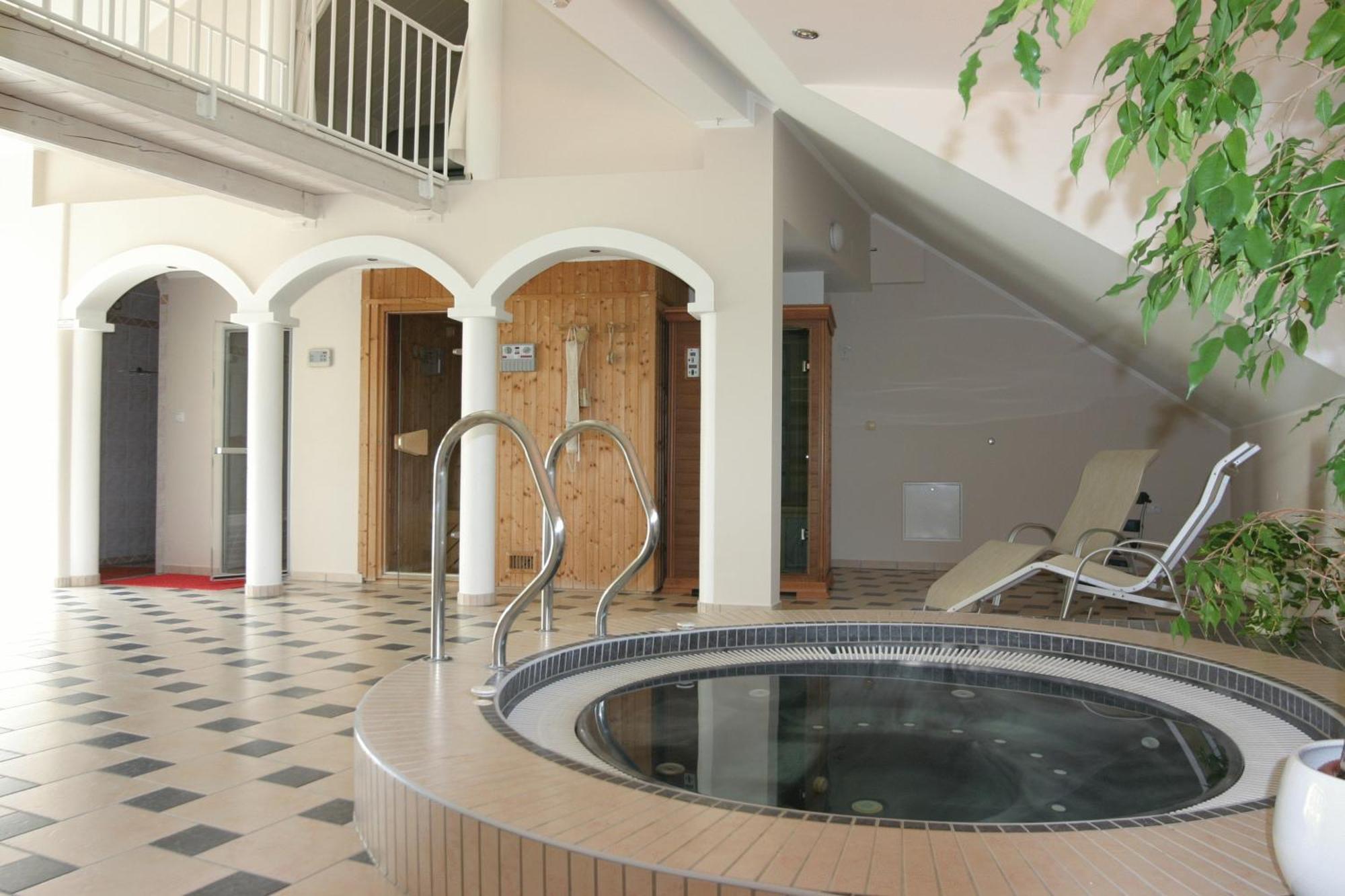 Sport Manca Garni Hotel Radovljica Bagian luar foto