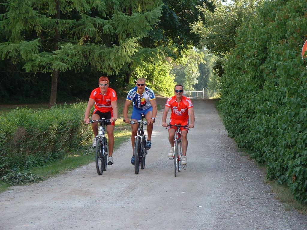 Sport Manca Garni Hotel Radovljica Bagian luar foto