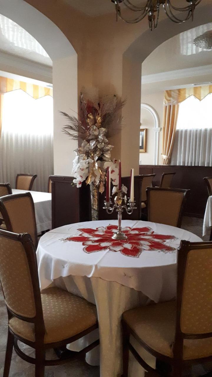 Sport Manca Garni Hotel Radovljica Bagian luar foto